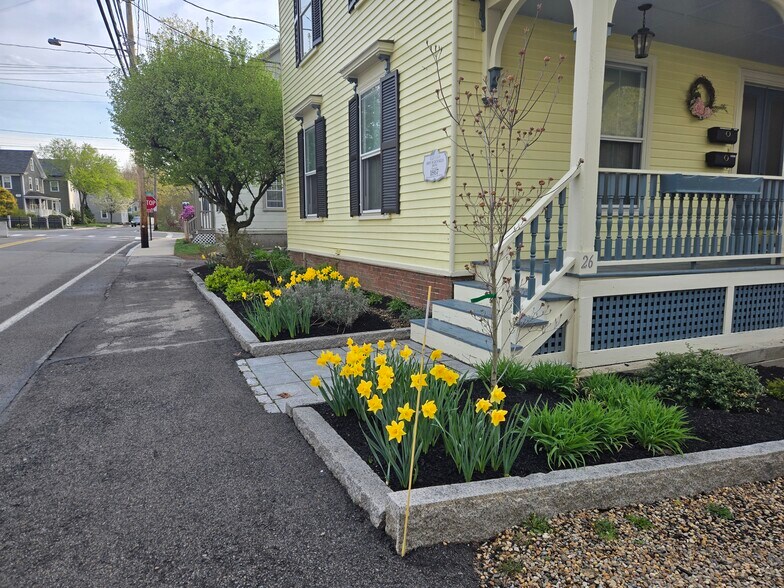 Building Photo - 26 County St