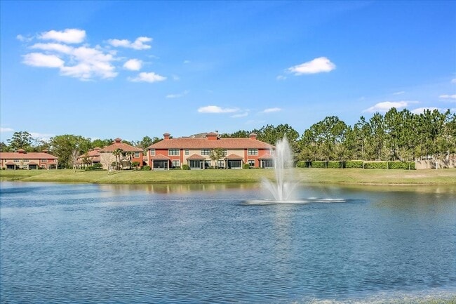 Building Photo - Beautiful Townhome in Vizcaya