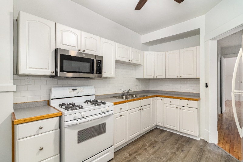 Building Photo - 822 W 35th St