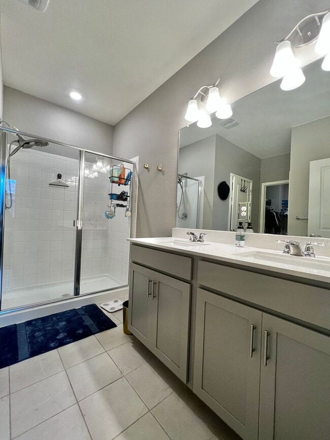Building Photo - Gorgeous 4-Bed 2-Bath home Fort Collins, CO!