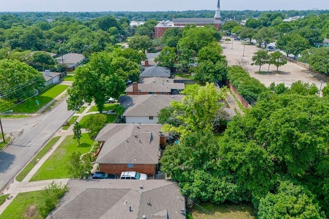 Building Photo - 4423 Springside Ln