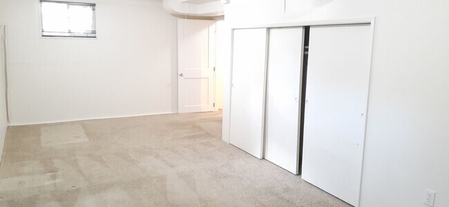 Building Photo - 3Bd/1Ba Seattle House