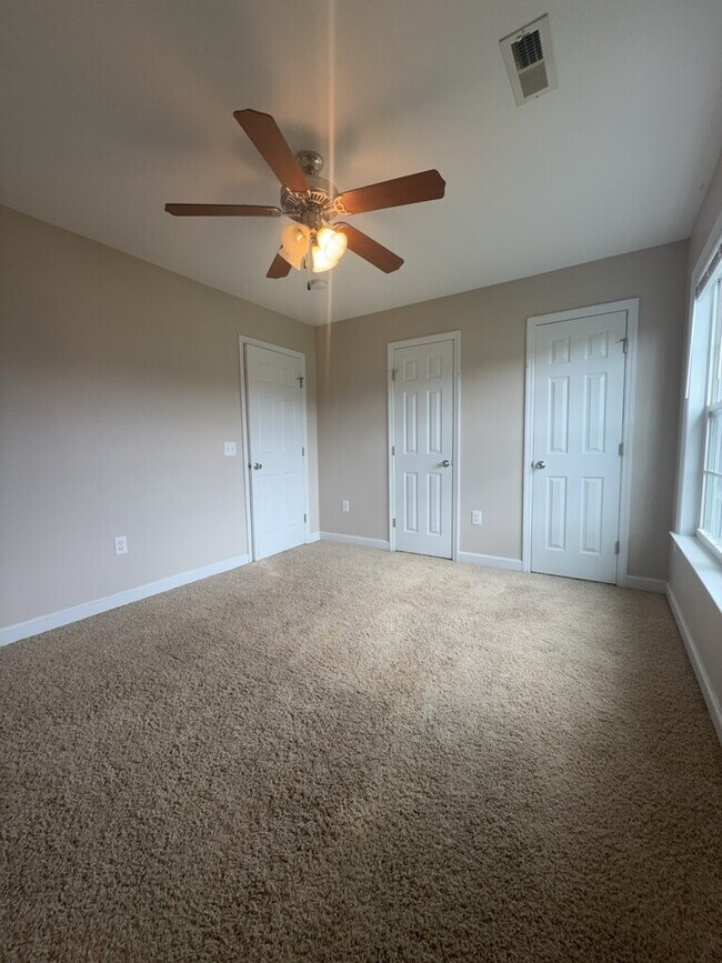 Building Photo - Charming 2 Bedroom Townhouse-643 Fowler Manning Rd. #19