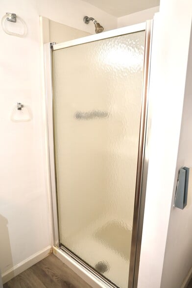 Standing shower in bedroom second floor - 821 Webster Pl