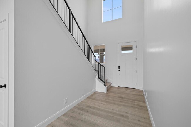 Building Photo - 646 Grn Mountain Dr