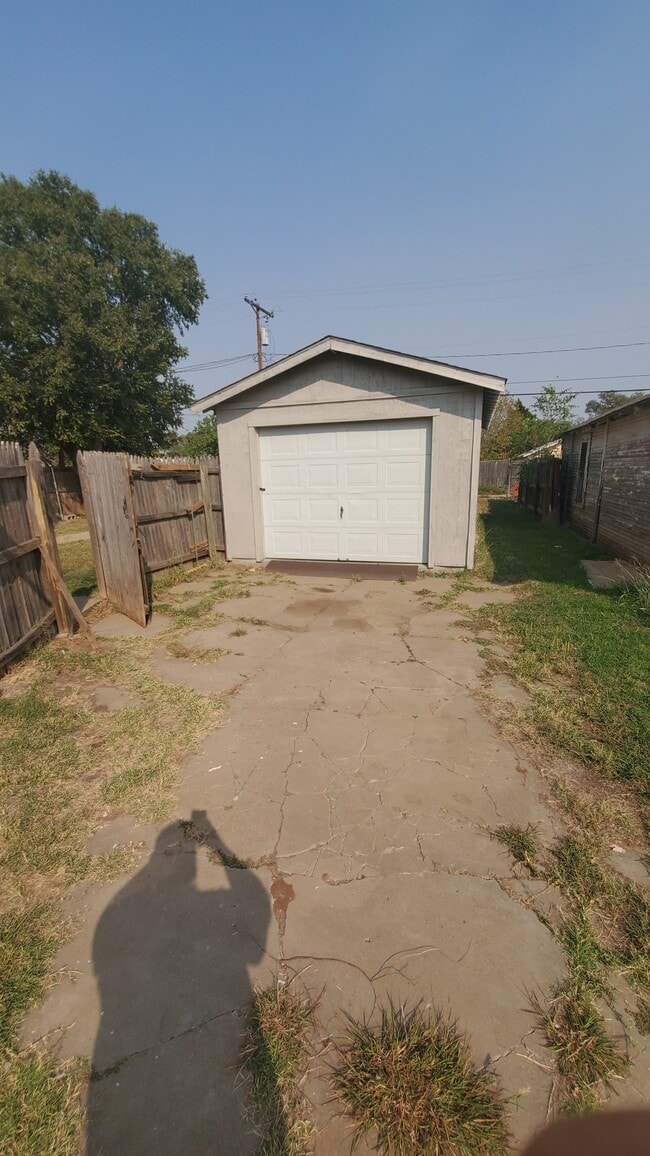 Building Photo - 3805 S Harrison St