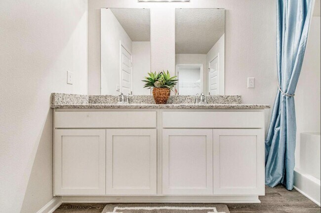 Building Photo - 8610 Tarsus Dr