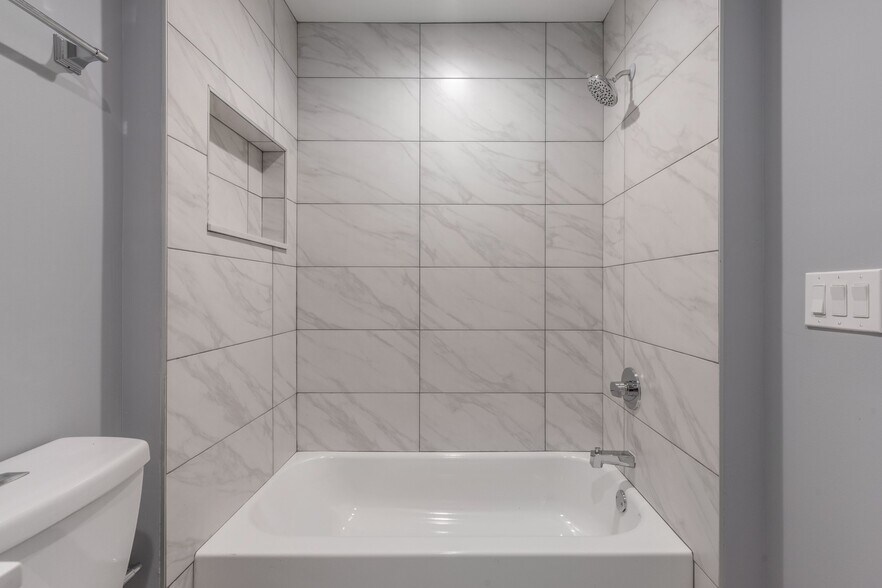 Building Photo - 1222 N Marshall St