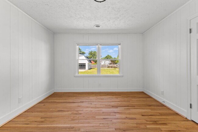 Building Photo - 1155 Melvin Dr