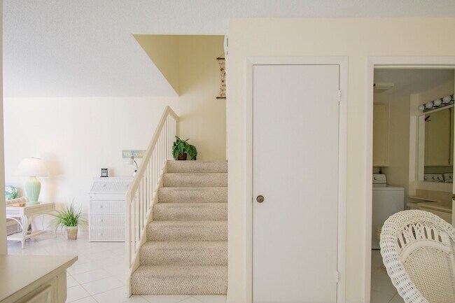 Building Photo - 2410 24th Ct