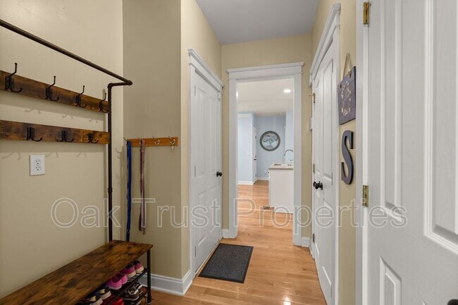 Building Photo - 127 Blackwater Dr