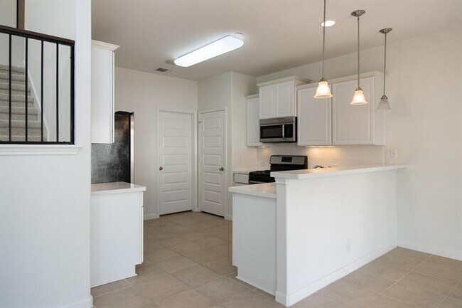 Building Photo - 1620 Bryant Dr