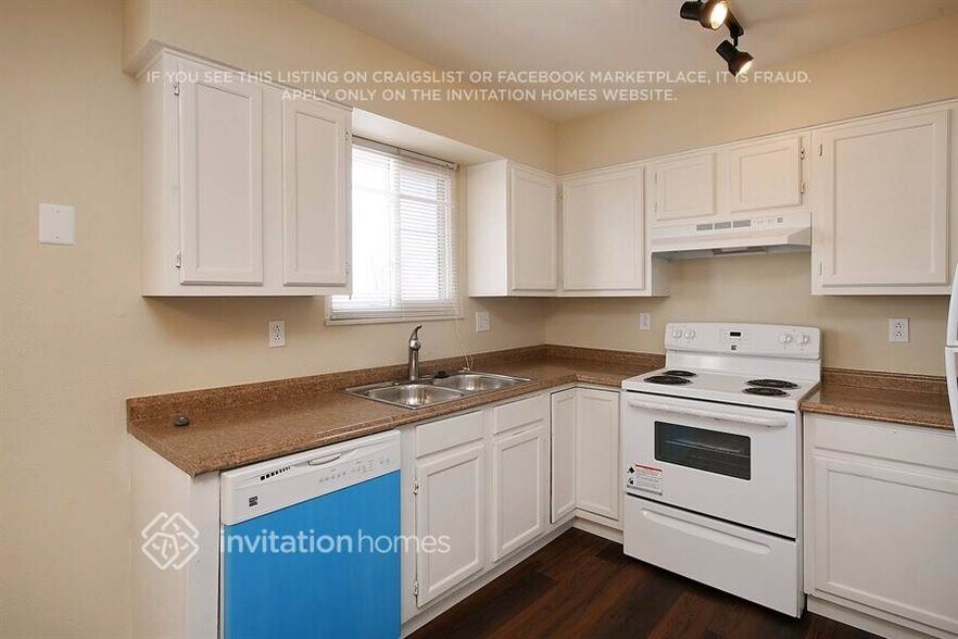 Building Photo - 7245 Goldfield Dr