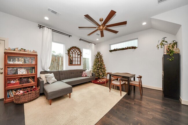 Building Photo - 9448 Kerrwood Ln