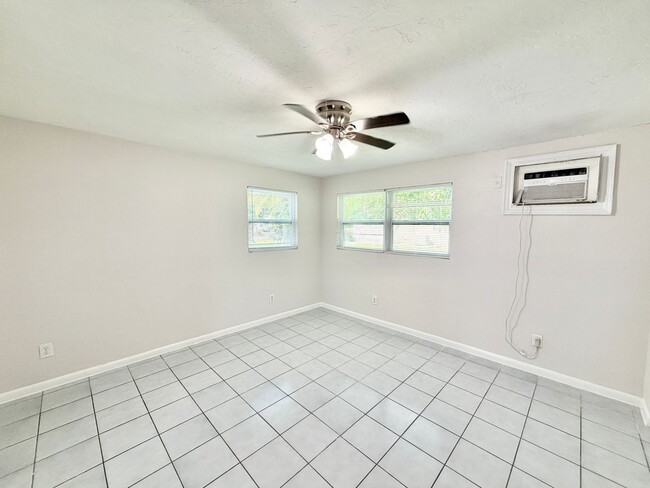 Building Photo - Roppo (561 SWB)