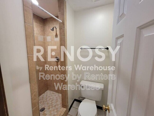 Building Photo - 914 Wildwood Square Ct