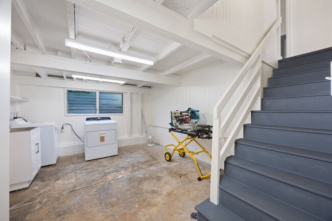 Building Photo - Newly Renovated Waialua Home on 1 Acre w/ Mountain Views – Pets Welcome