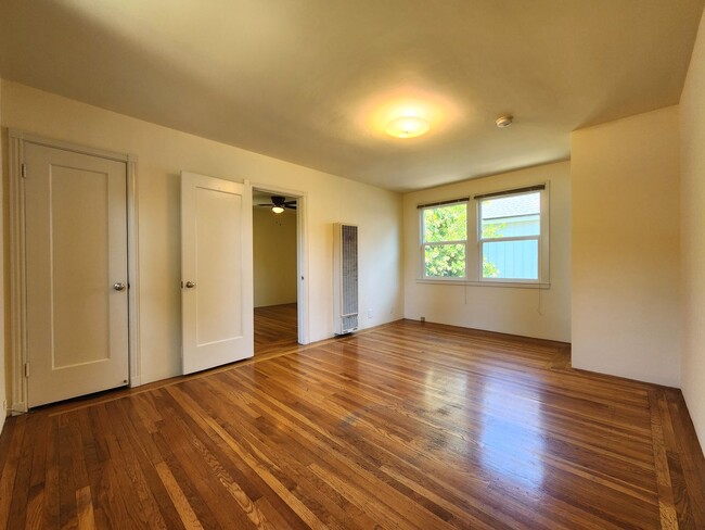 Building Photo - Downtown Palo Alto Living – 1 Bedroom Apartment Available March 4th.
