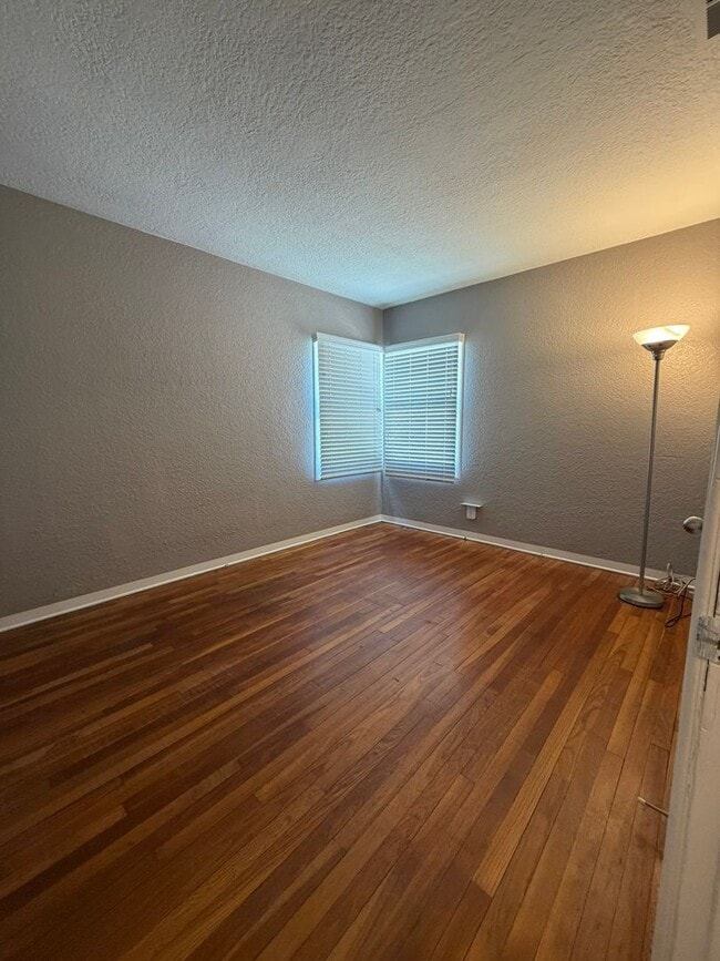 Building Photo - 630 N Manor St