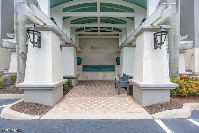 Building Photo - 420 Cove Tower Dr