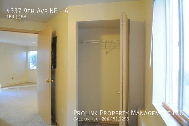 Building Photo - 4337 9th Ave NE