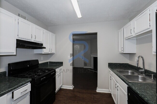 Building Photo - Move-In Special!  Move in on or before January 15th  and receive a $500 discount on your first mo...