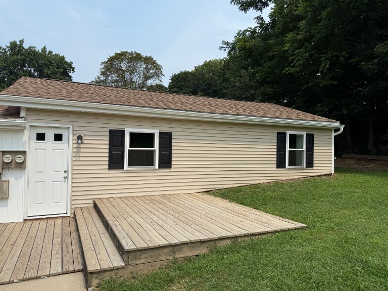 Primary Photo - 71 Loop Rd
