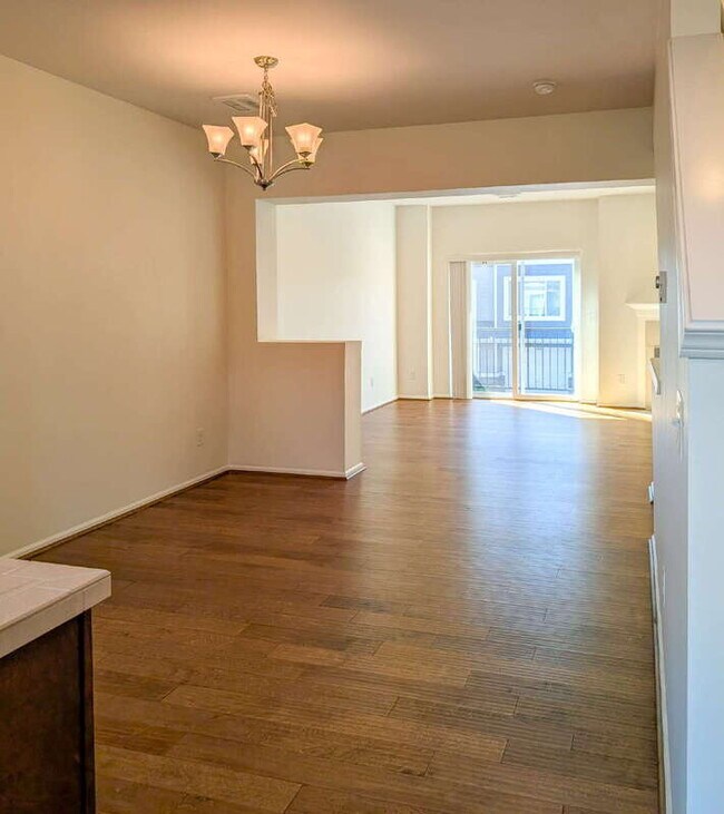 Building Photo - 3403 30th Dr