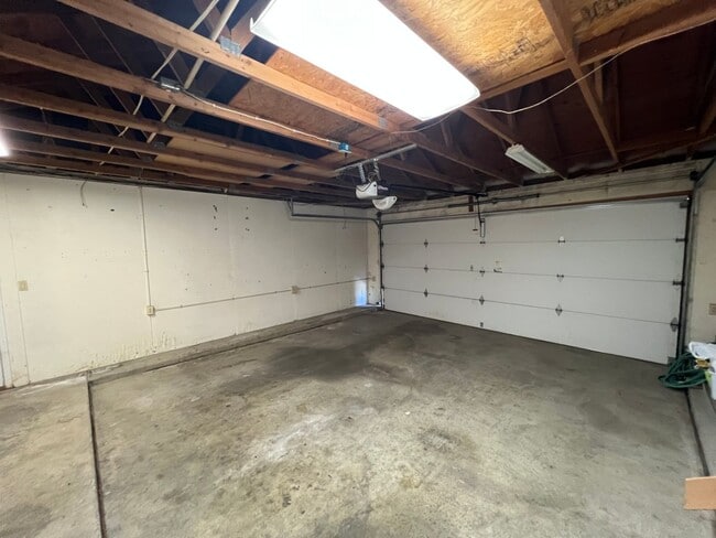 Building Photo - 4717 Tobin Rd