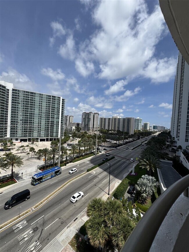 Building Photo - 15645 Collins Ave