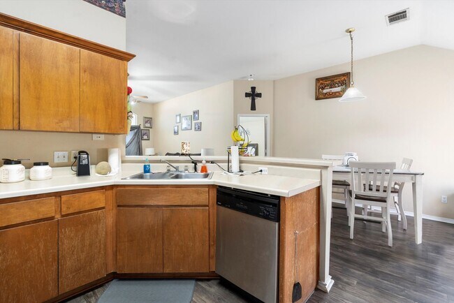 Building Photo - Large 3-Bedroom Home in West Round Rock!