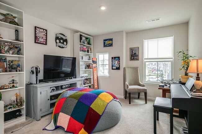 Building Photo - 1232 Savannah Ave