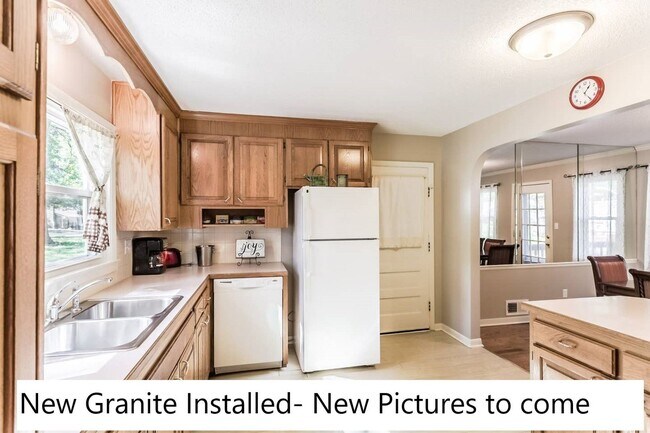 Building Photo - Beautiful 3 Bed Ranch Home with Finished B...