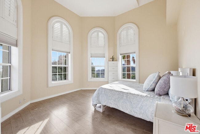 Building Photo - 501 Sadie Rd