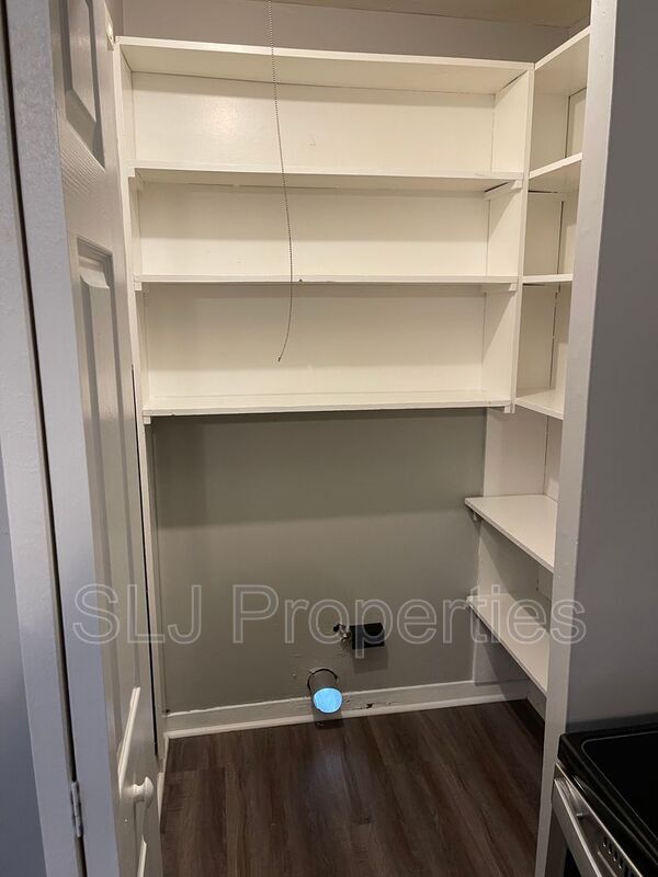 Building Photo - 10818 Grafton Hall Rd