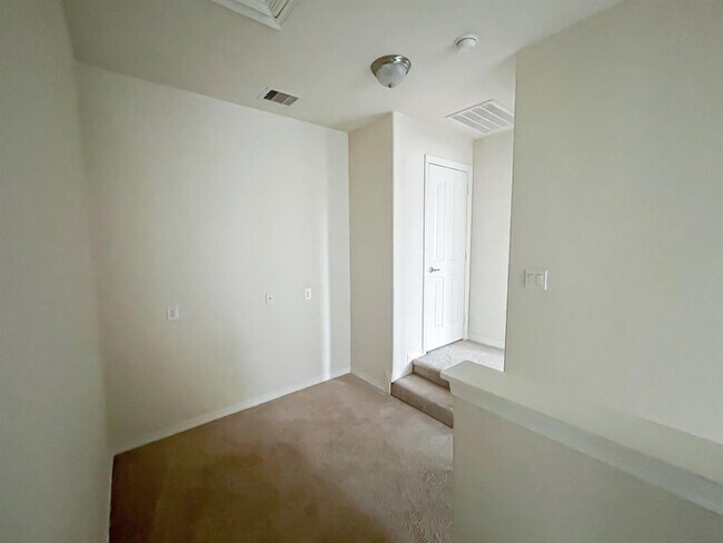 Building Photo - 10940 Chazenwood Dr