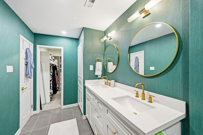Building Photo - 1116 Bering Dr