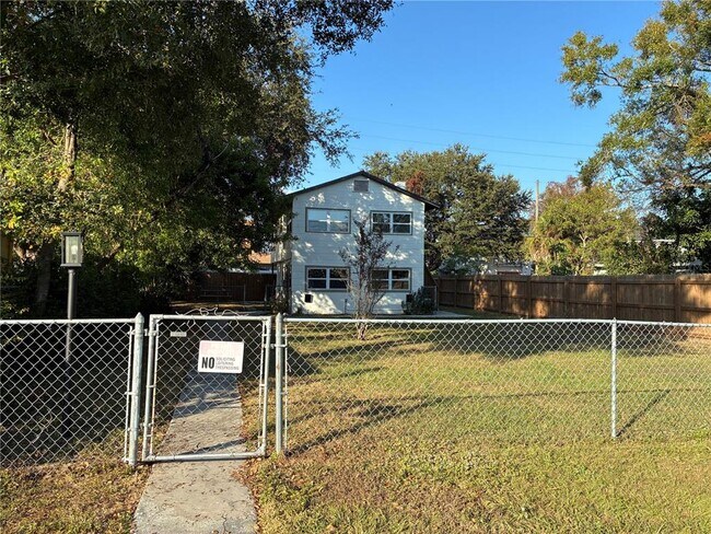 Building Photo - 3625 2nd Ave S