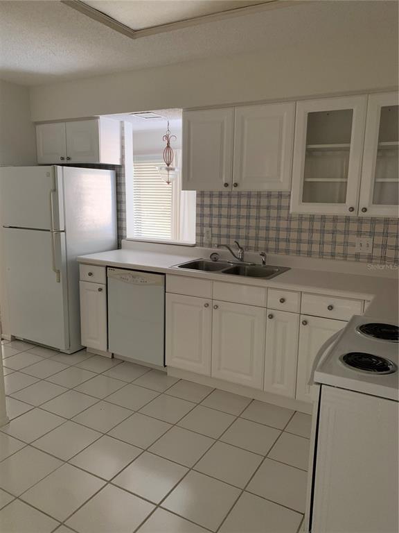 Building Photo - 2216 Bahia Vista St