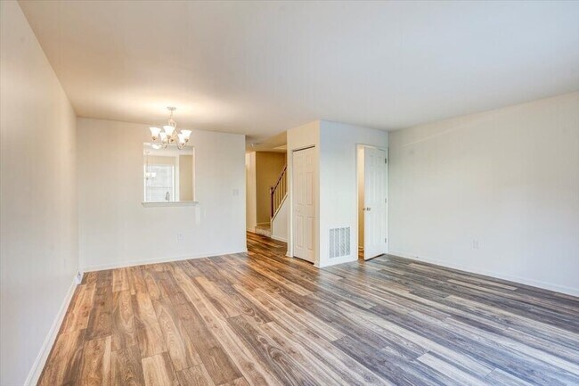 Building Photo - 1853 Bradfield Dr