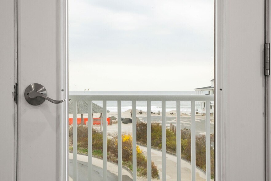 Building Photo - 61 Ocean Blvd