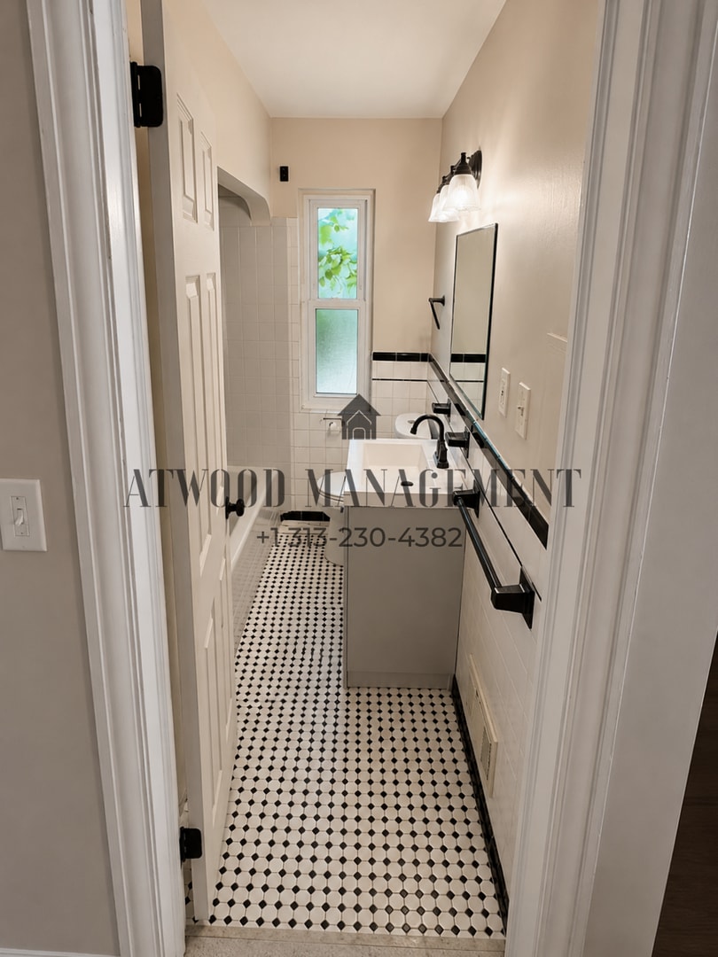 Building Photo - This beautifully updated 3-bedroom, 2-bath single-family home is ready for move-in!