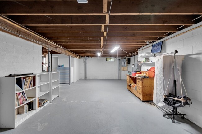 Building Photo - Charming 2-Bedroom Home in the Heart of Ca...