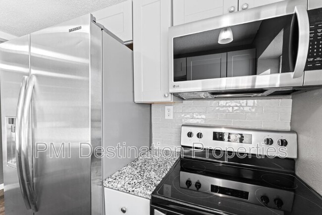 Building Photo - 918 S Appleton Ave