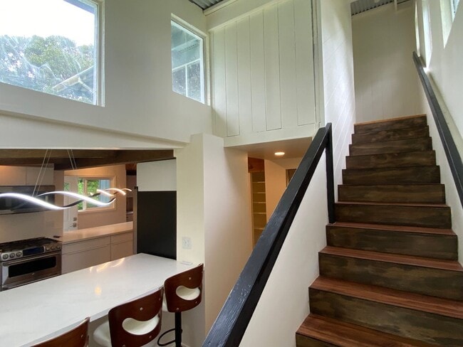 Building Photo - Private Hideaway on 1 Acre -Hawaiian Paradise Park