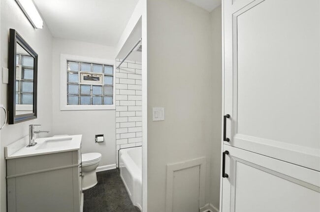 Building Photo - 188 Cleveland Ave S