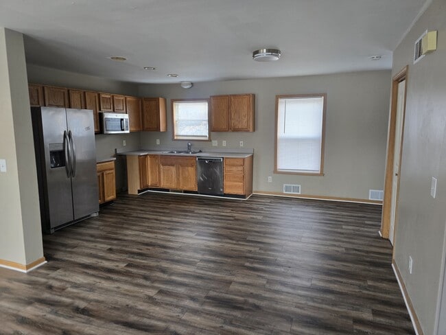 Building Photo - 94 E Montcalm St