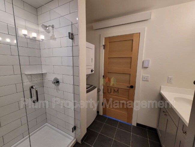 Building Photo - 2023 S Higgins Ave