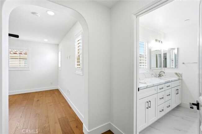 Building Photo - 11537 Amalfi Way