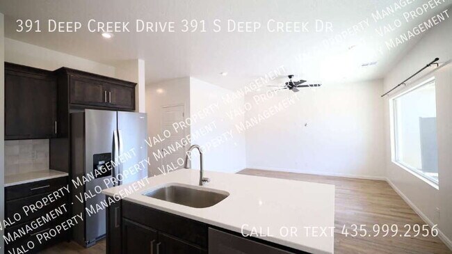 Building Photo - 391 Deep Crk Dr
